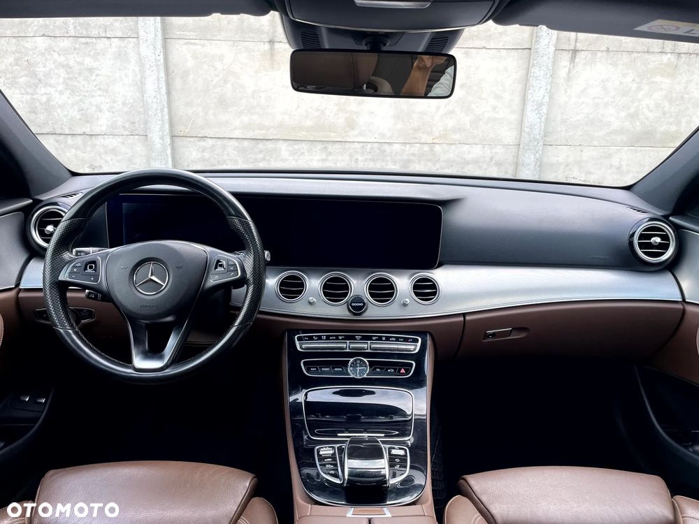 Mercedes-Benz Klasa E 220 d 4Matic 9G-TRONIC Avantgarde - 30