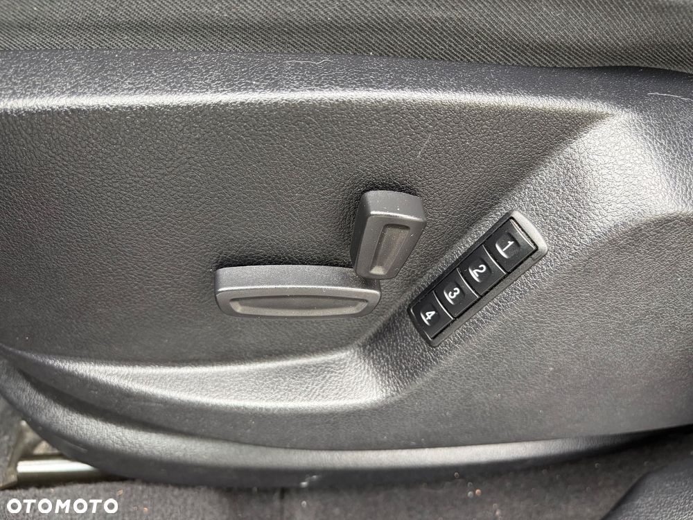Ford S-Max 2.0 TDCi DPF Champions Edition - 12