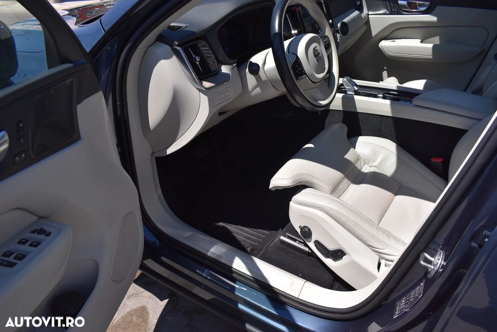 Volvo XC 60 Recharge T8 AWD AT Plus Bright - 26