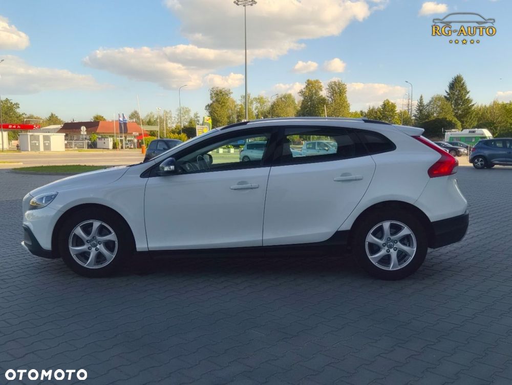 Volvo V40 Cross Country - 10