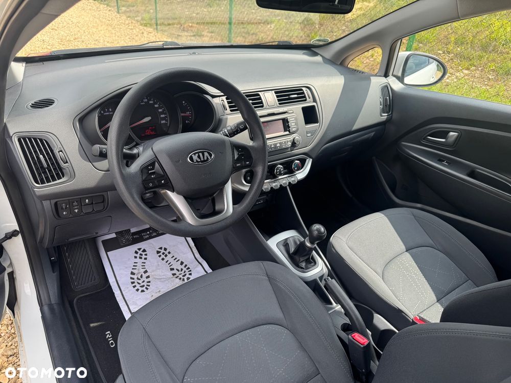 Kia Rio 1.2 Dream Team Edition - 17