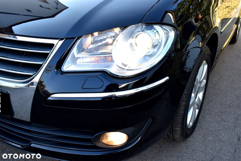 Volkswagen Touran 2.0 TDI DPF Highline - 9