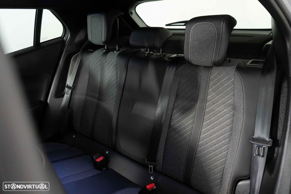 Peugeot 2008 1.2 Allure - 11