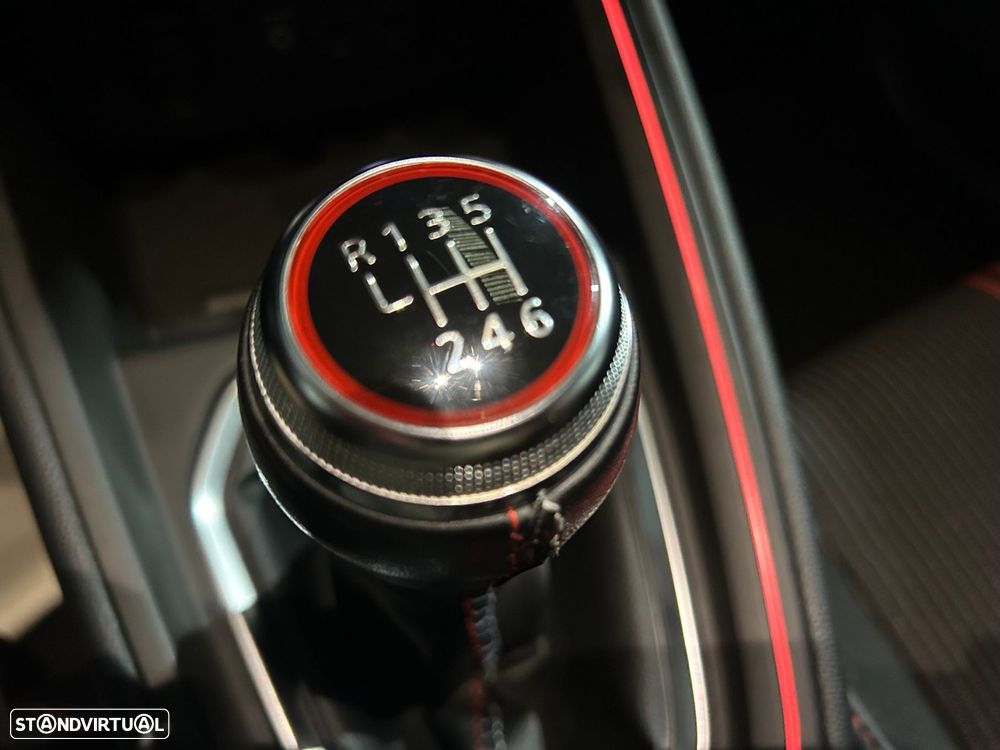 Renault Clio 1.0 TCe RS Line - 30