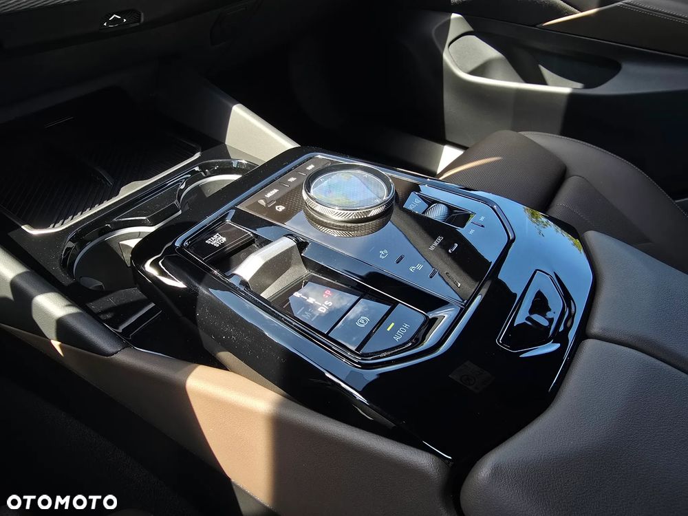 BMW Seria 5 520d xDrive - 16