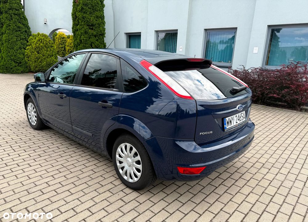 Ford Focus 1.4 Ambiente - 4