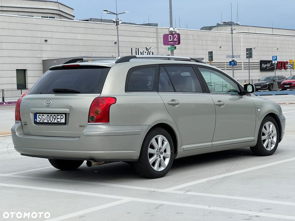 Toyota Avensis 2004 photo 5