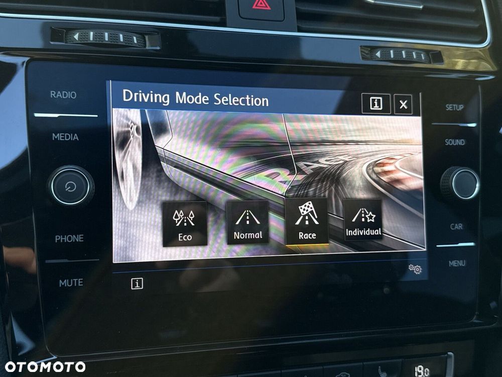 Volkswagen Golf 2.0 TSI 4Mot R DSG - 28