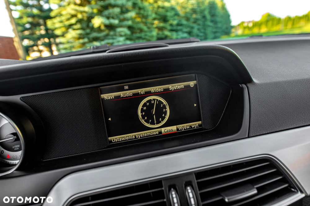 Mercedes-Benz Klasa C 250 CDI 4Matic 7G-TRONIC Avantgarde Edition - 28