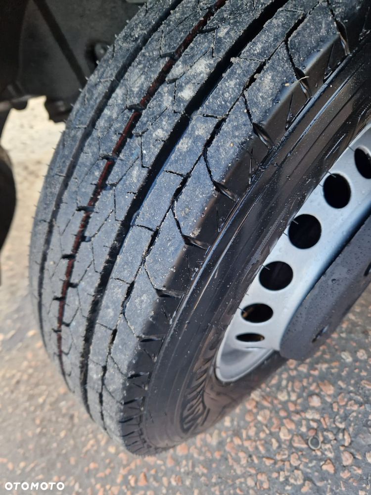 Mercedes-Benz 516 - 10