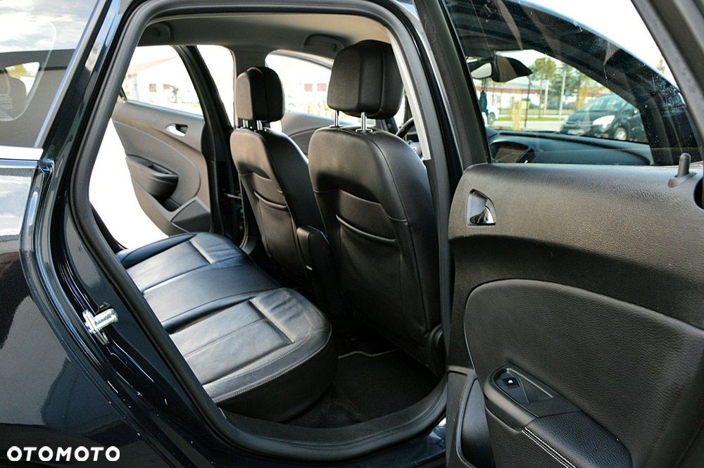 Opel Astra 1.4 T Cosmo - 26