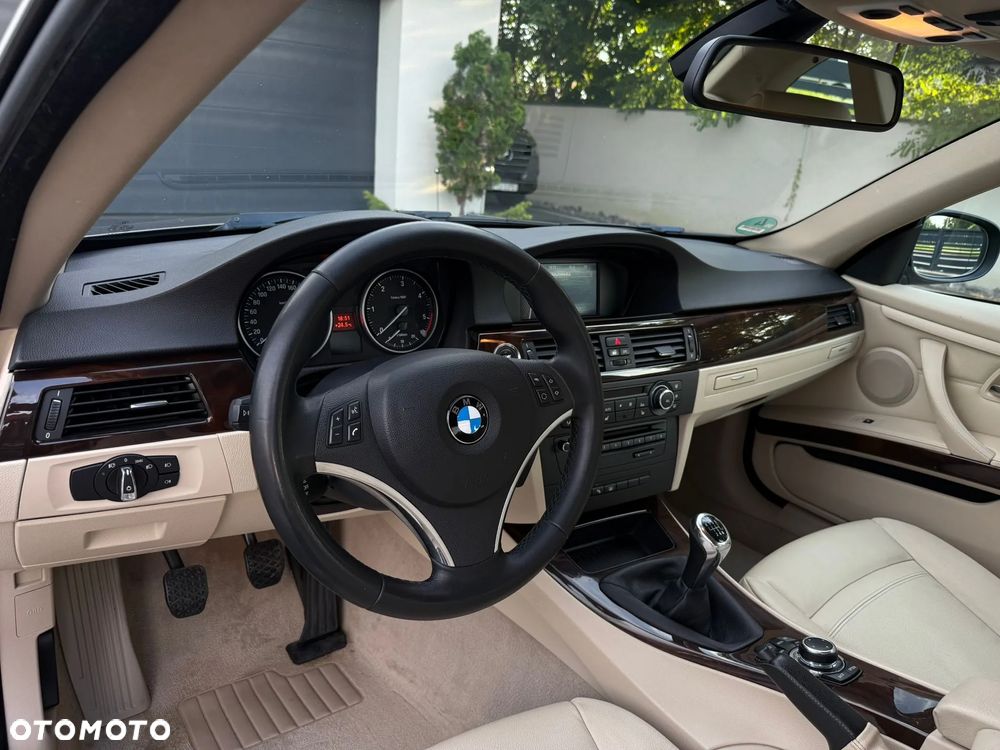 BMW Seria 3 325d Coupe Edition Exclusive - 19