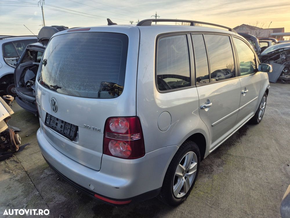 Dezmembram Volkswagen Touran 2007 2.0tdi BKD Manual 6 trepte - 4