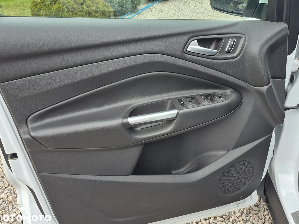 Ford Kuga 2.0 TDCi 2x4 SYNC - 17
