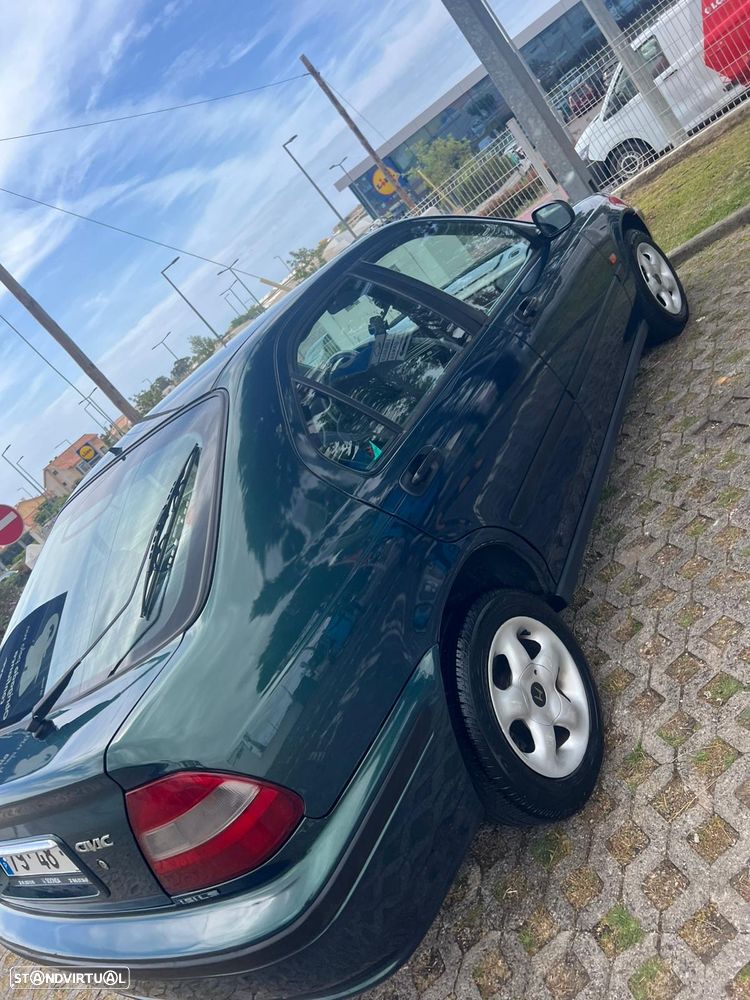Honda Civic 1.5i - 2