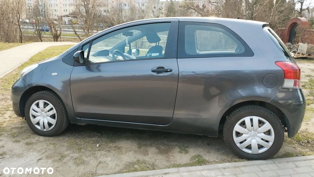 Toyota Yaris 1.0 Luna A/C - 1