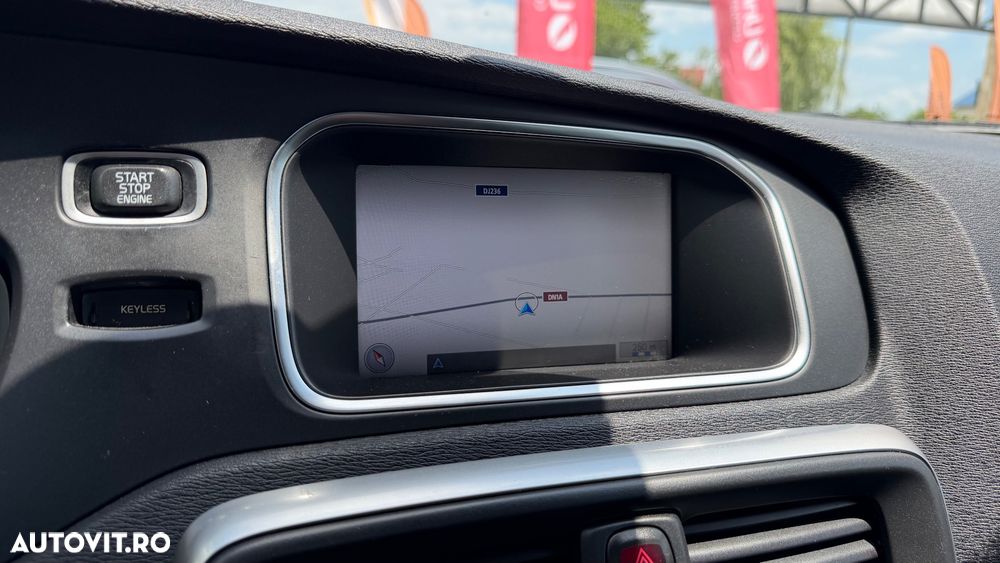 Volvo V40 D2 Momentum - 19