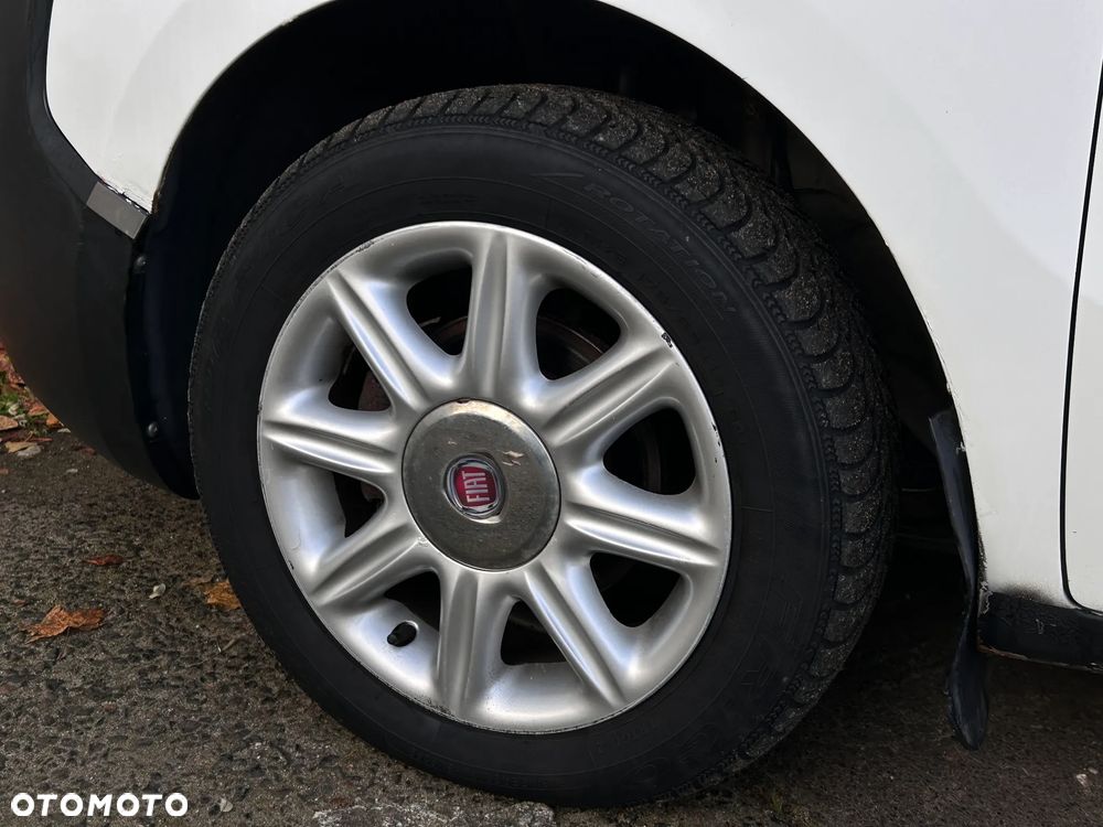 Fiat Fiorino Kombi 1.3 MJ Adventure - 17
