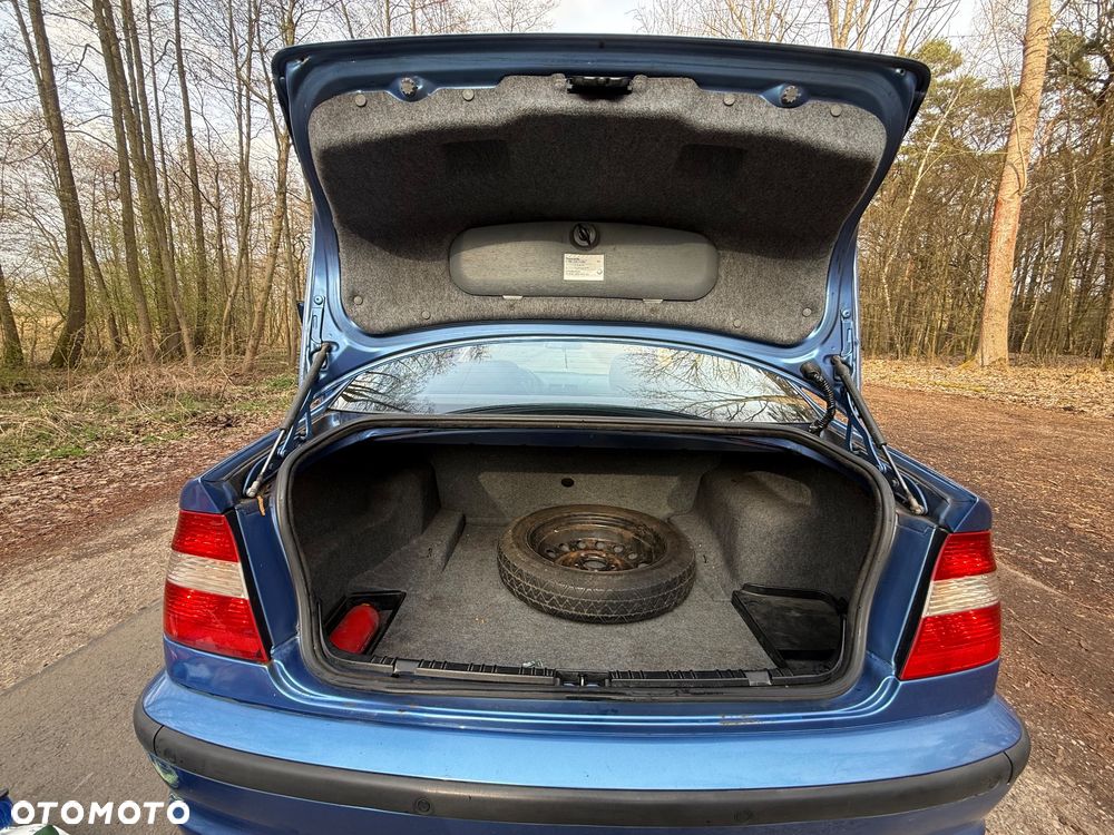 BMW Seria 3 320i Edition Lifestyle - 9