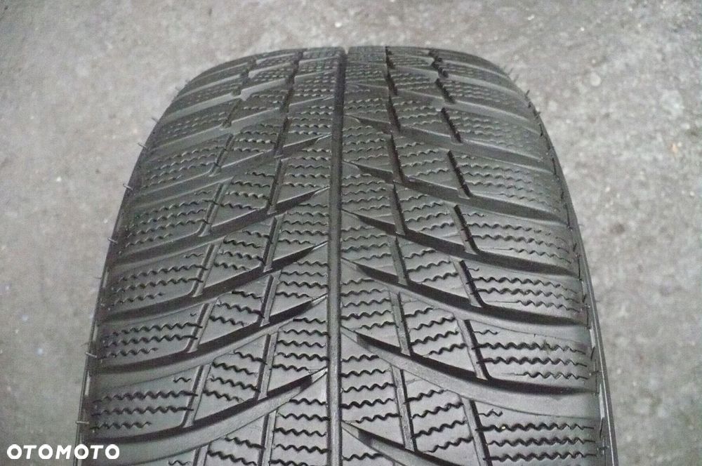 BRIDGESTONE Blizzak LM001 215/50R17 7mm 2023