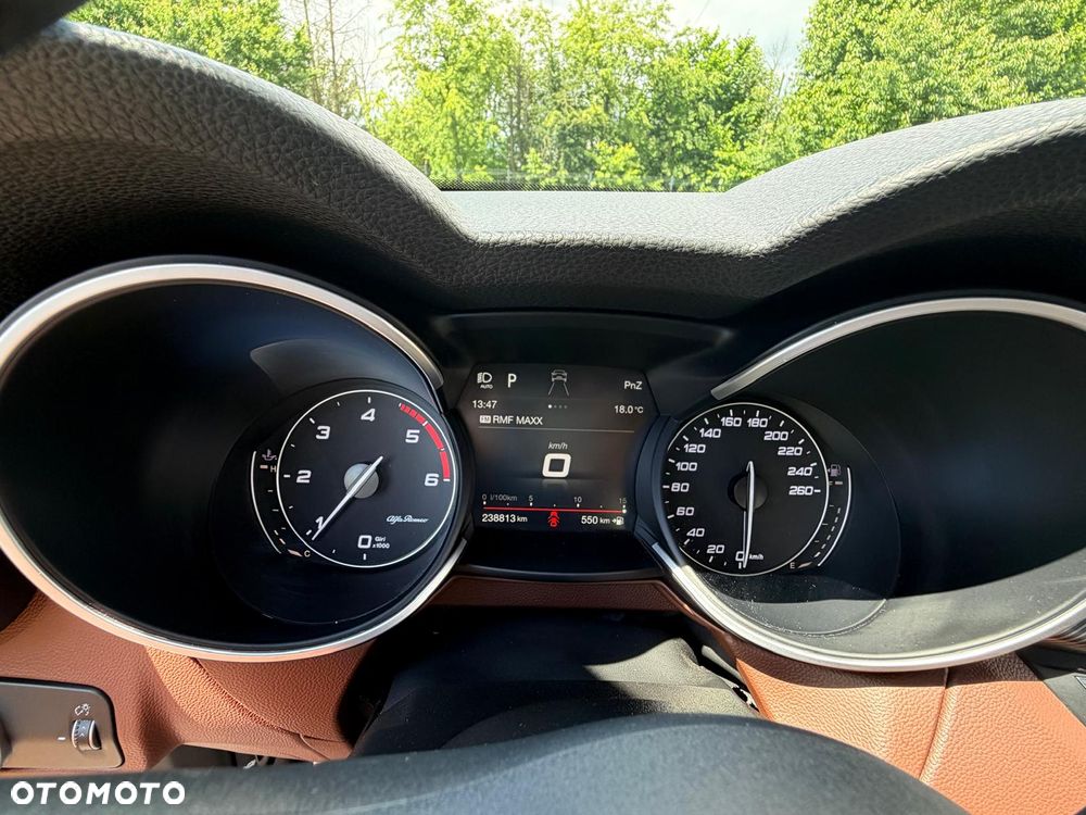Alfa Romeo Stelvio 2.2 JTDM - 19
