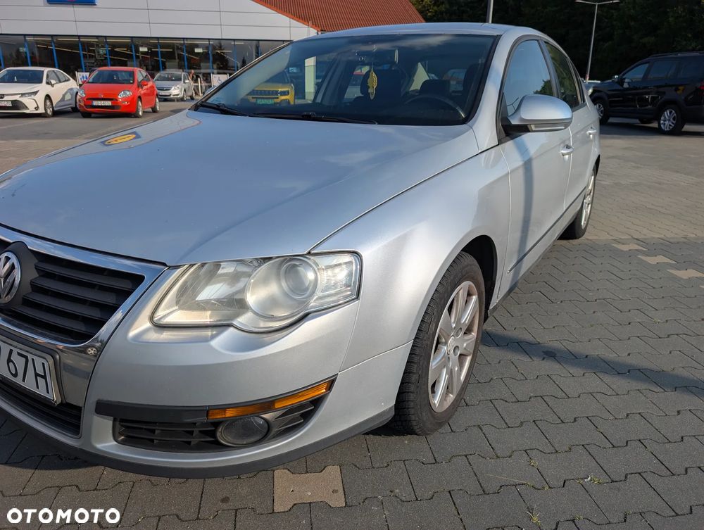 Volkswagen Passat - 2