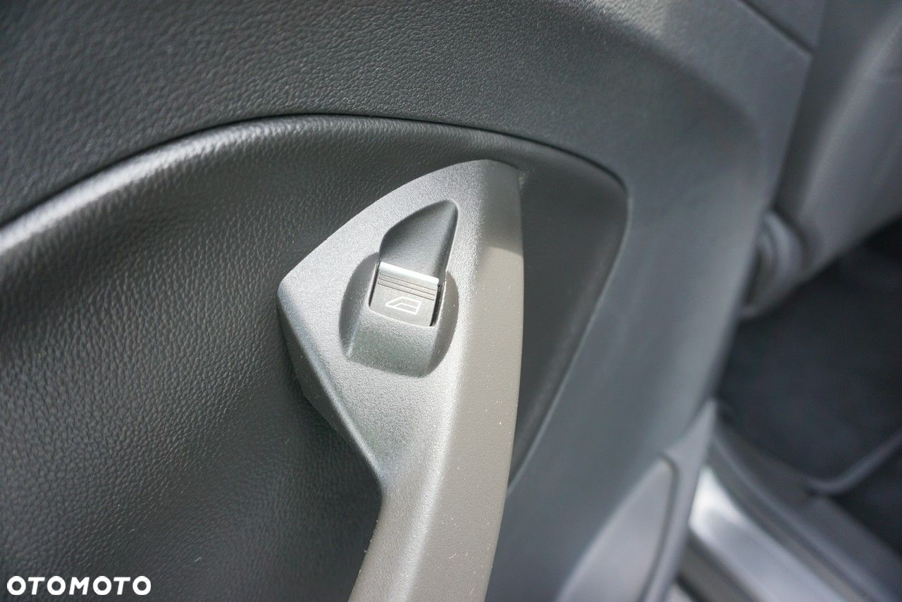 Ford Kuga - 13