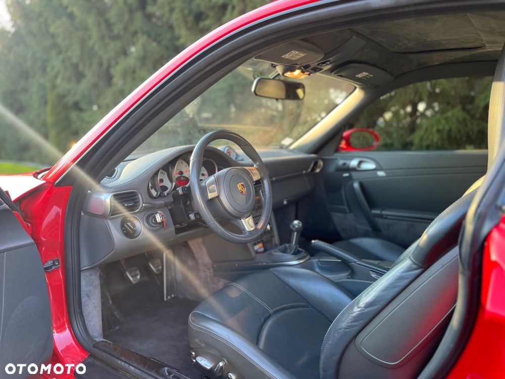 Porsche 911 Carrera S - 10