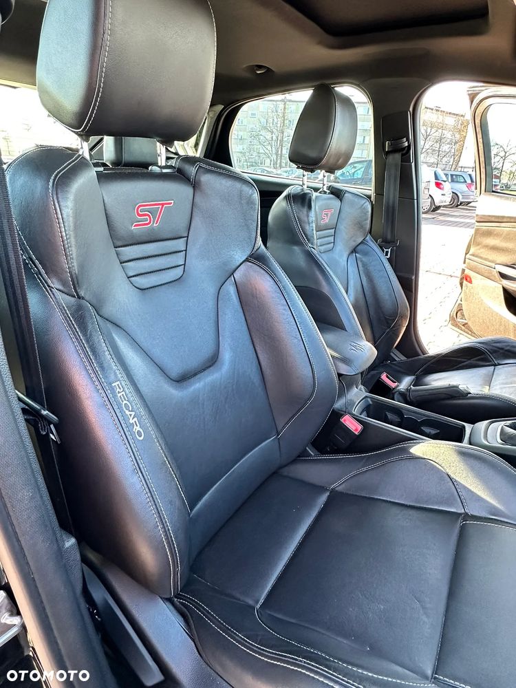 Ford Focus 2.0 EcoBoost ST - 23