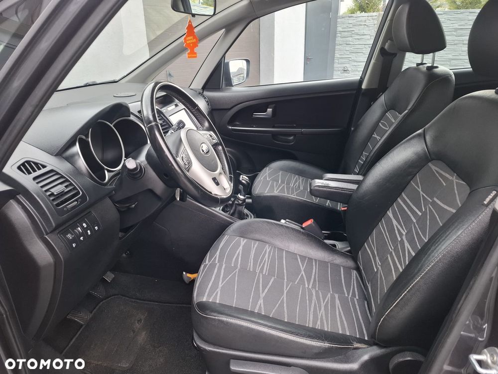 Kia Venga 1.4 CVVT UEFA EURO 2016 - 18