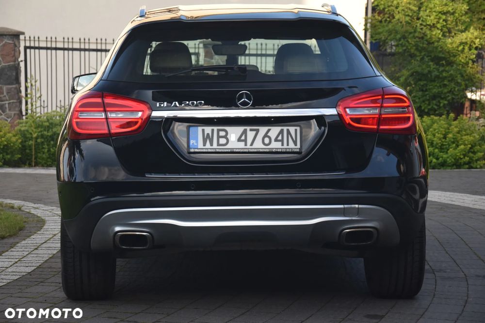 Mercedes-Benz GLA 200 7G-DCT Urban - 15