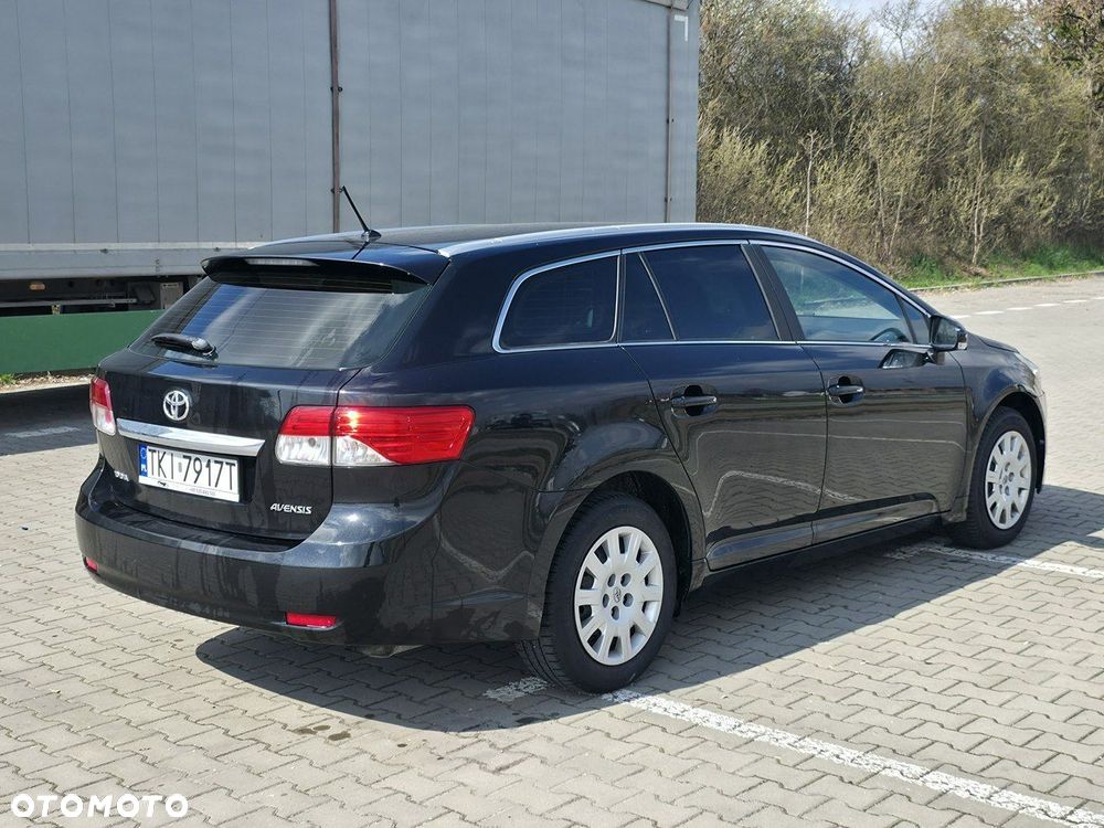 Toyota Avensis - 2