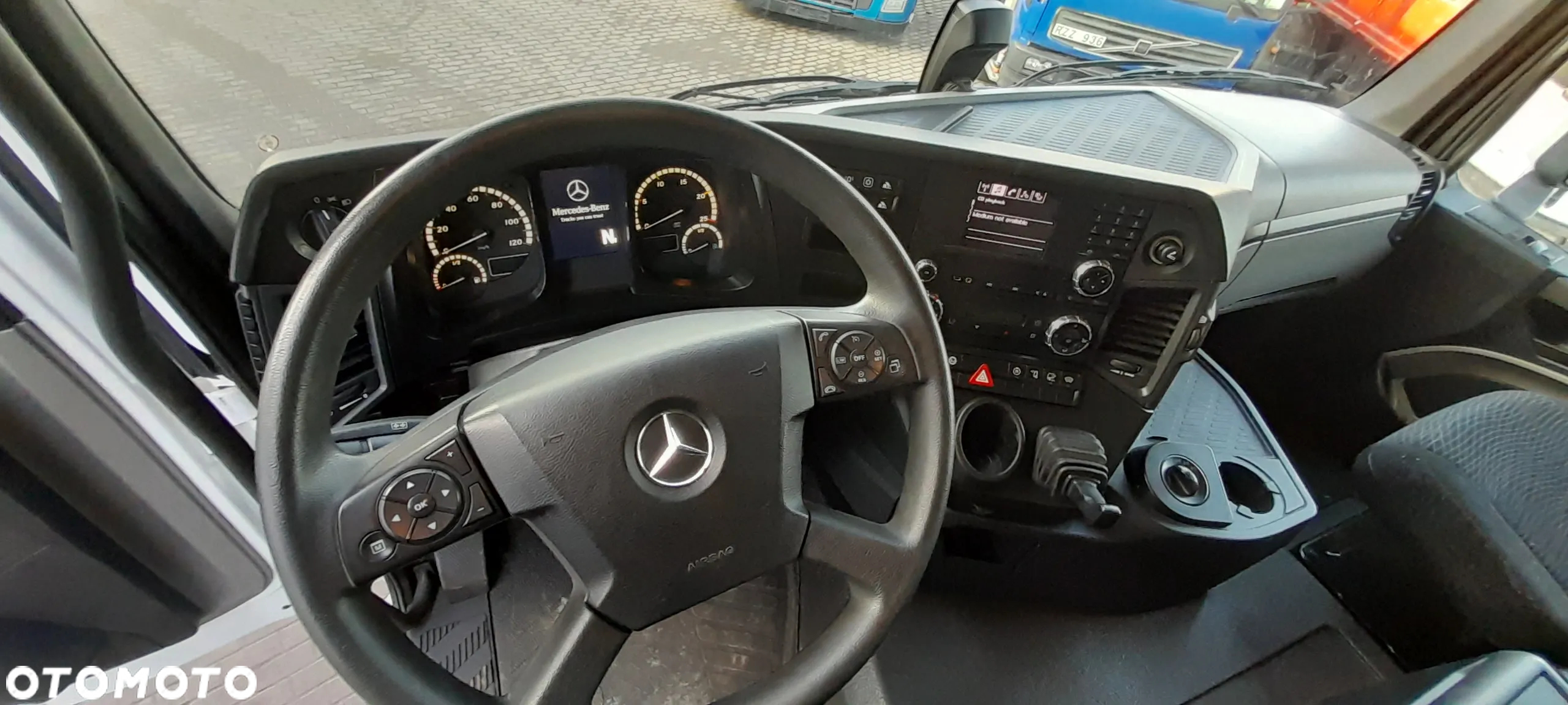 Mercedes-Benz AROCS 2046 - 17
