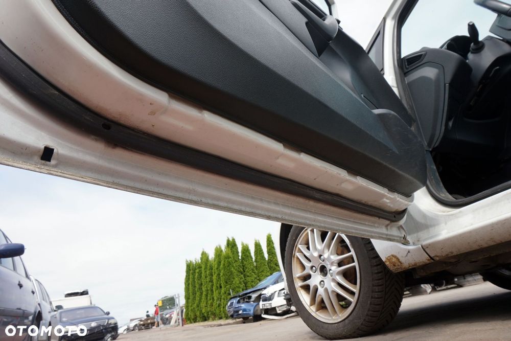 DRZWI PRZEDNIE LEWE FIESTA VI MK6 VII MK7 3D HB H9  BIAŁY FORD 2008-2017 - 10