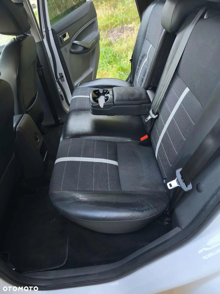 Ford Kuga 2.0 TDCi 4x4 Titanium - 8