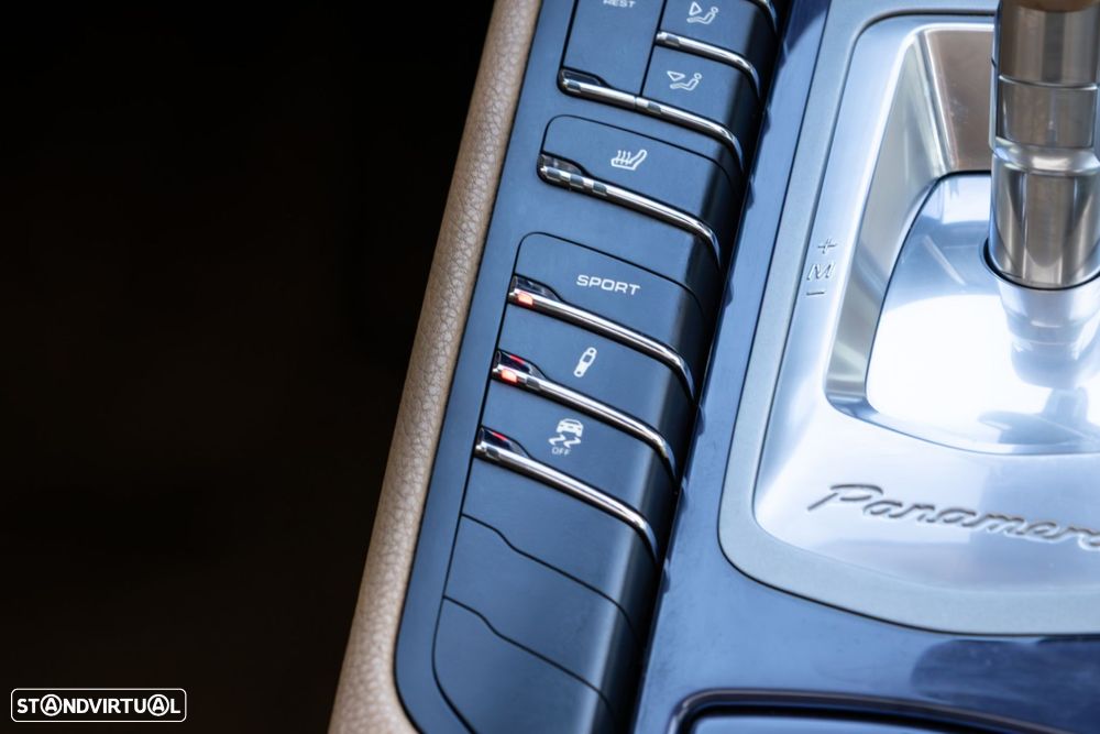 Porsche Panamera Platinum Edition - 26