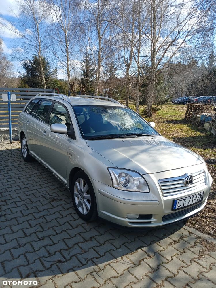 Toyota Avensis 2.0 D-4D Combi - 1