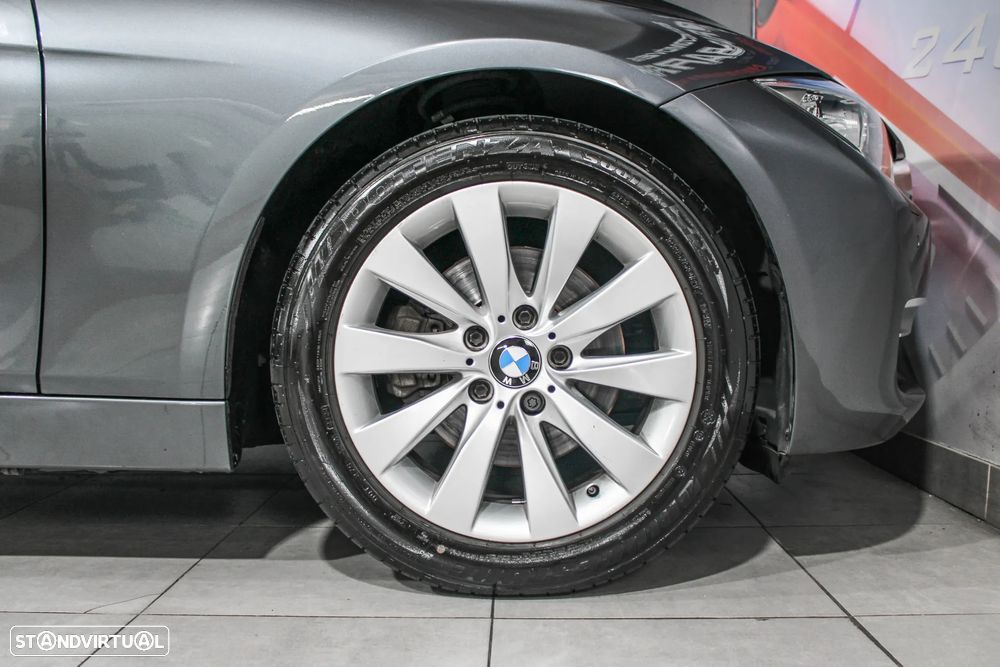 BMW 320 d Line Luxury - 14