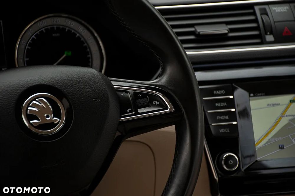 Skoda Superb 2.0 TDI DSG L&K - 19