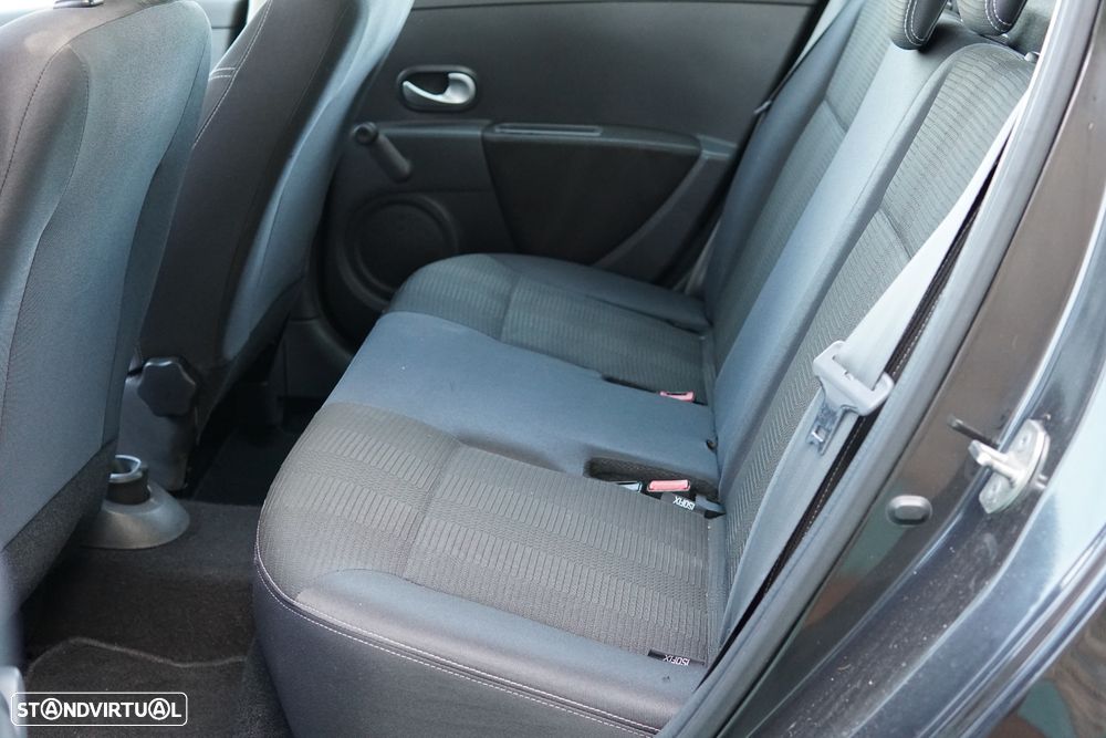 Renault Clio 1.5 dCi Dynamique S - 12