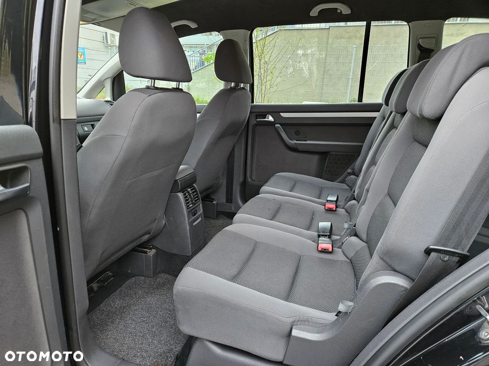 Volkswagen Touran 1.6 TDI DPF BlueMotion Technology Trendline - 9