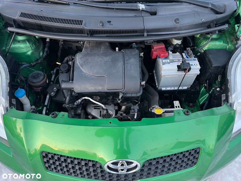 Toyota Yaris - 24
