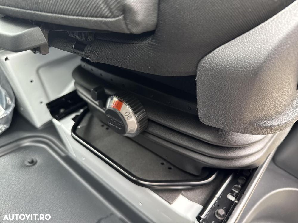 Mercedes-Benz Sprinter 317 Furgon Extra-Lung 15.5 mc - 12