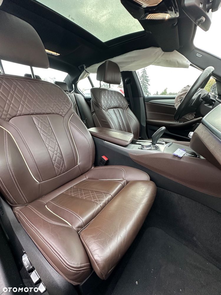 BMW Seria 5 M550i xDrive sport - 20
