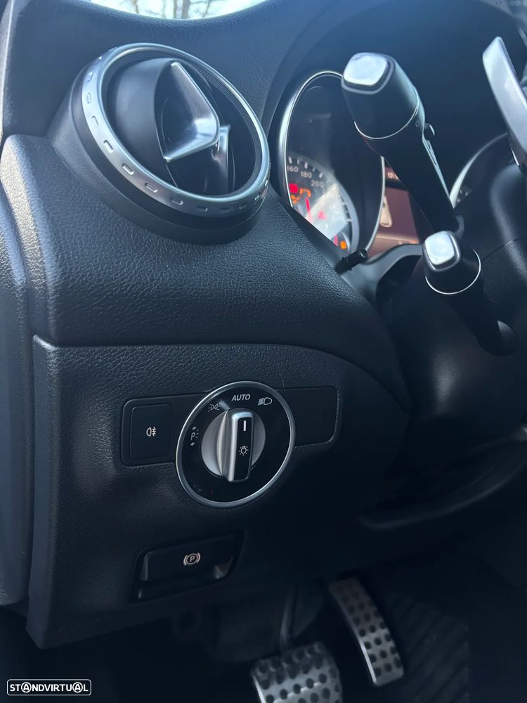 Mercedes-Benz GLA 180 d 7G-DCT AMG Line - 40