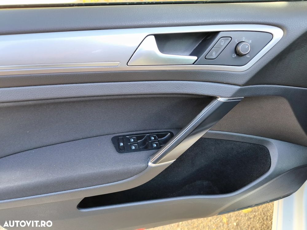 Volkswagen Golf - 15