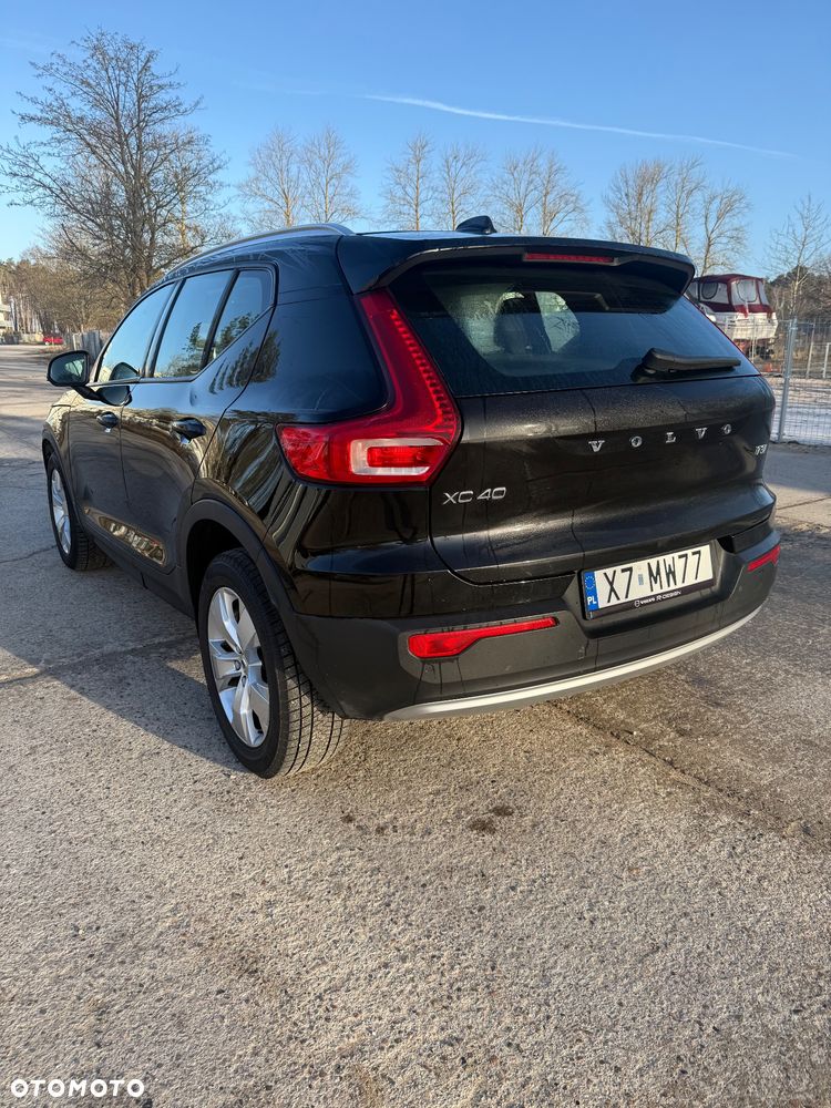 Volvo XC 40 T3 Geartronic Momentum - 3