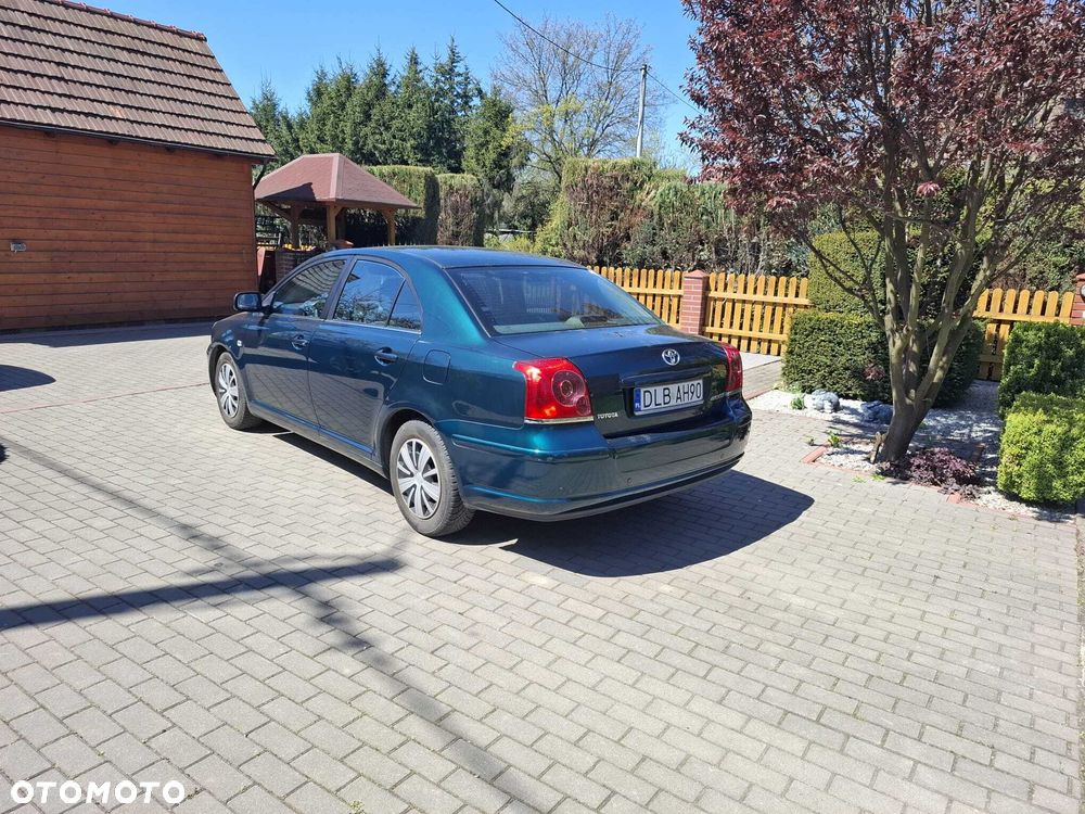 Toyota Avensis - 4