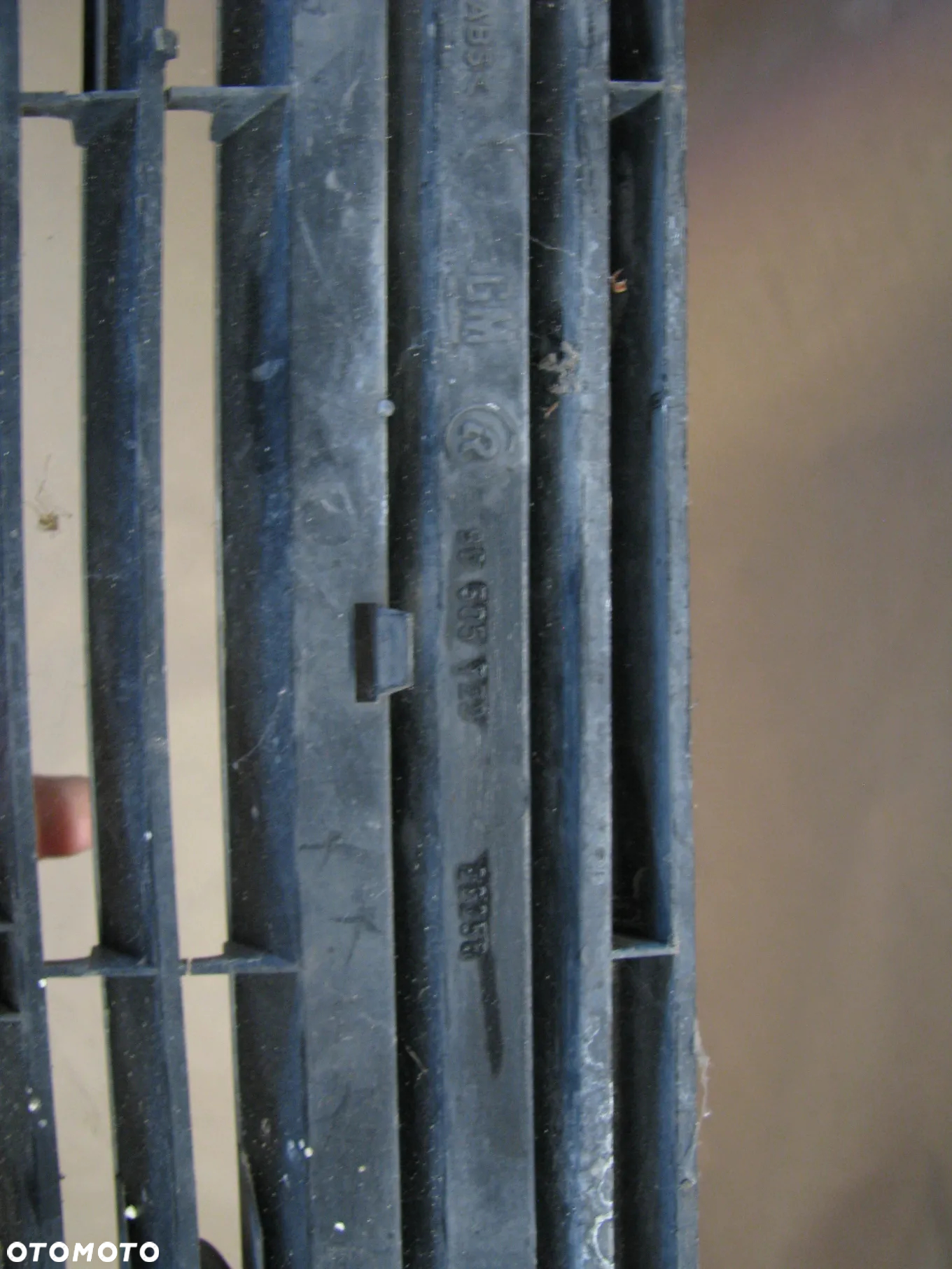 OPEL VECTRA B - GRILL ATRAPA  90505722 - 8