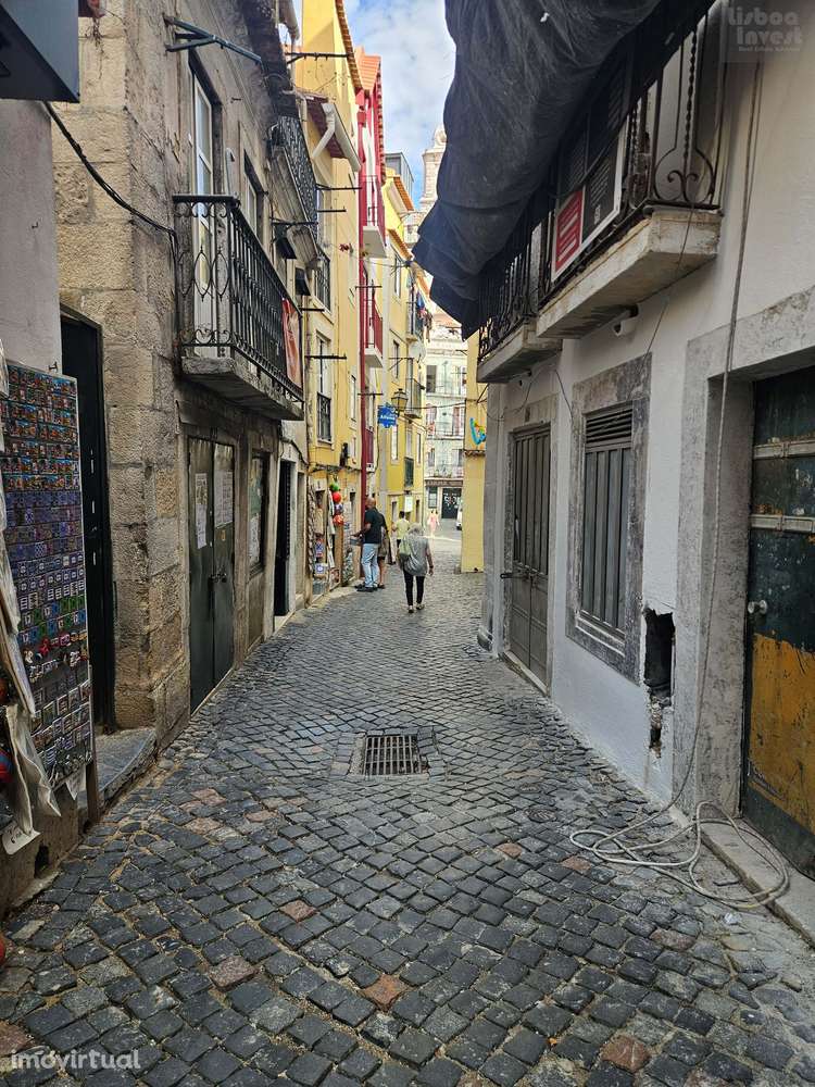 Vendo T2 para remodelação em predio totalmente remodelado - Grande imagem: 4/41